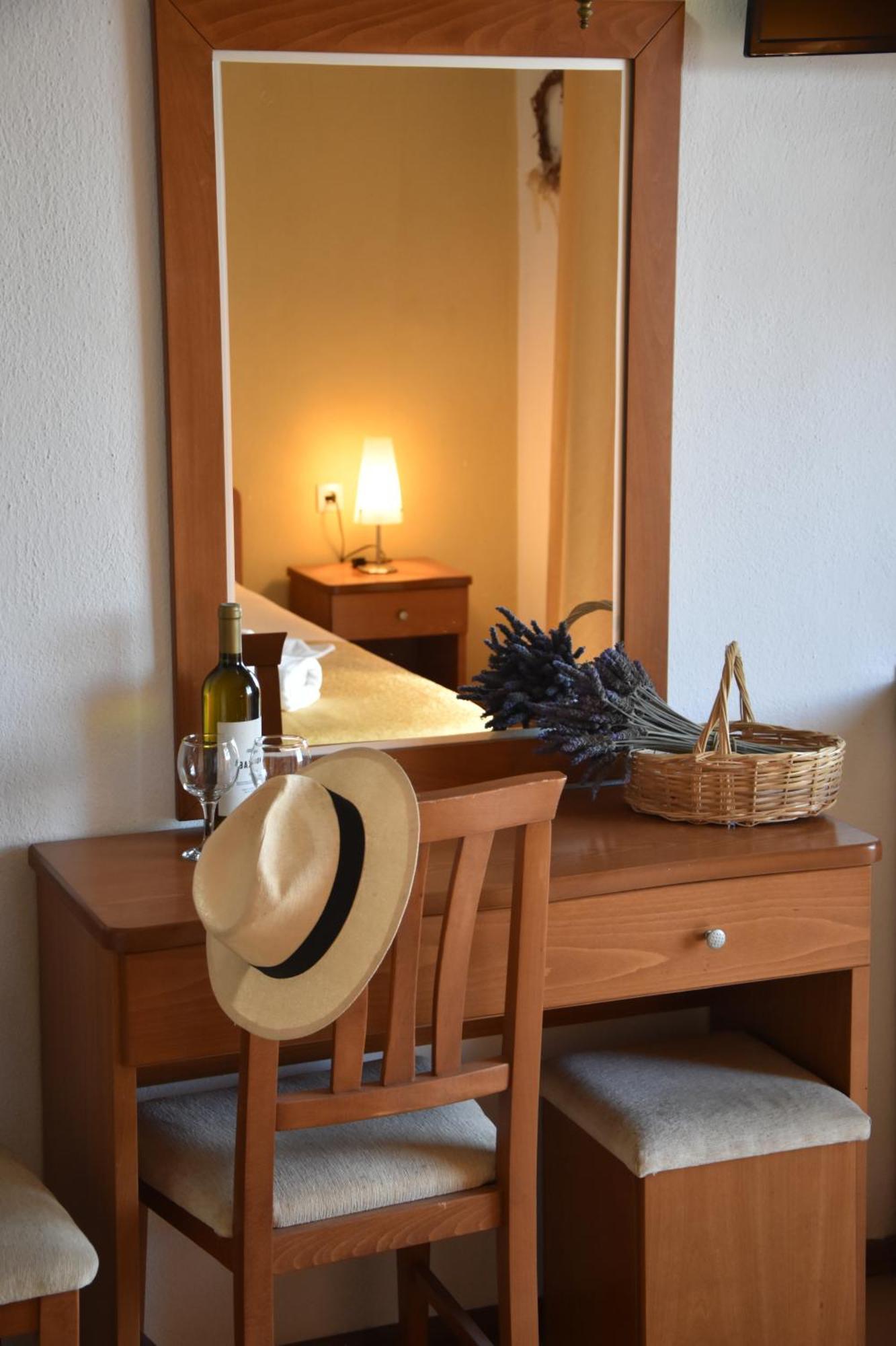 Polizotou Apartment *